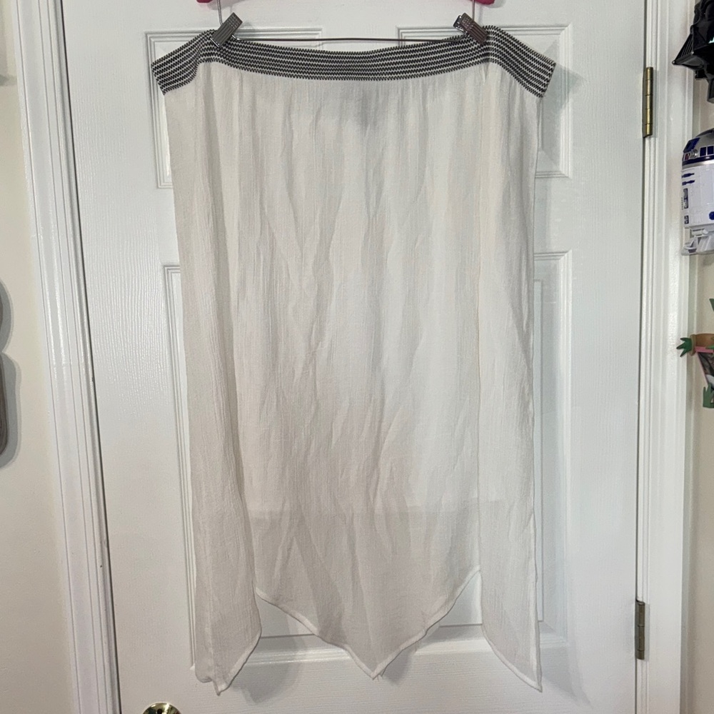 White Maxi skirt